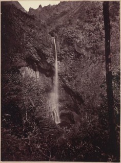 Chute d’eau de la Fautaua (1885)