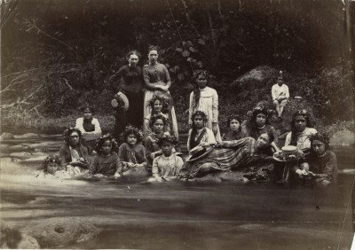 Une halte au retour d’une excursion à Fautaua (1900)