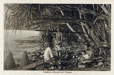 Tahitiens préparant leur déjeuner