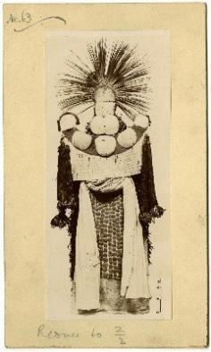Photographie d’un costume de deuilleur (1950)
