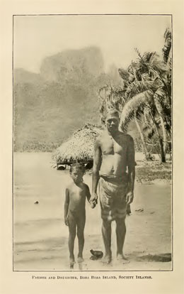 Père et fille sur une plage de Bora Bora (1916)