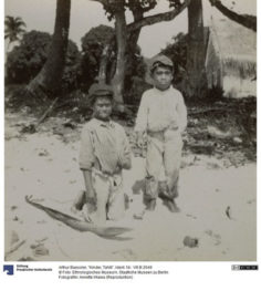 Deux jeunes garçons (1905)